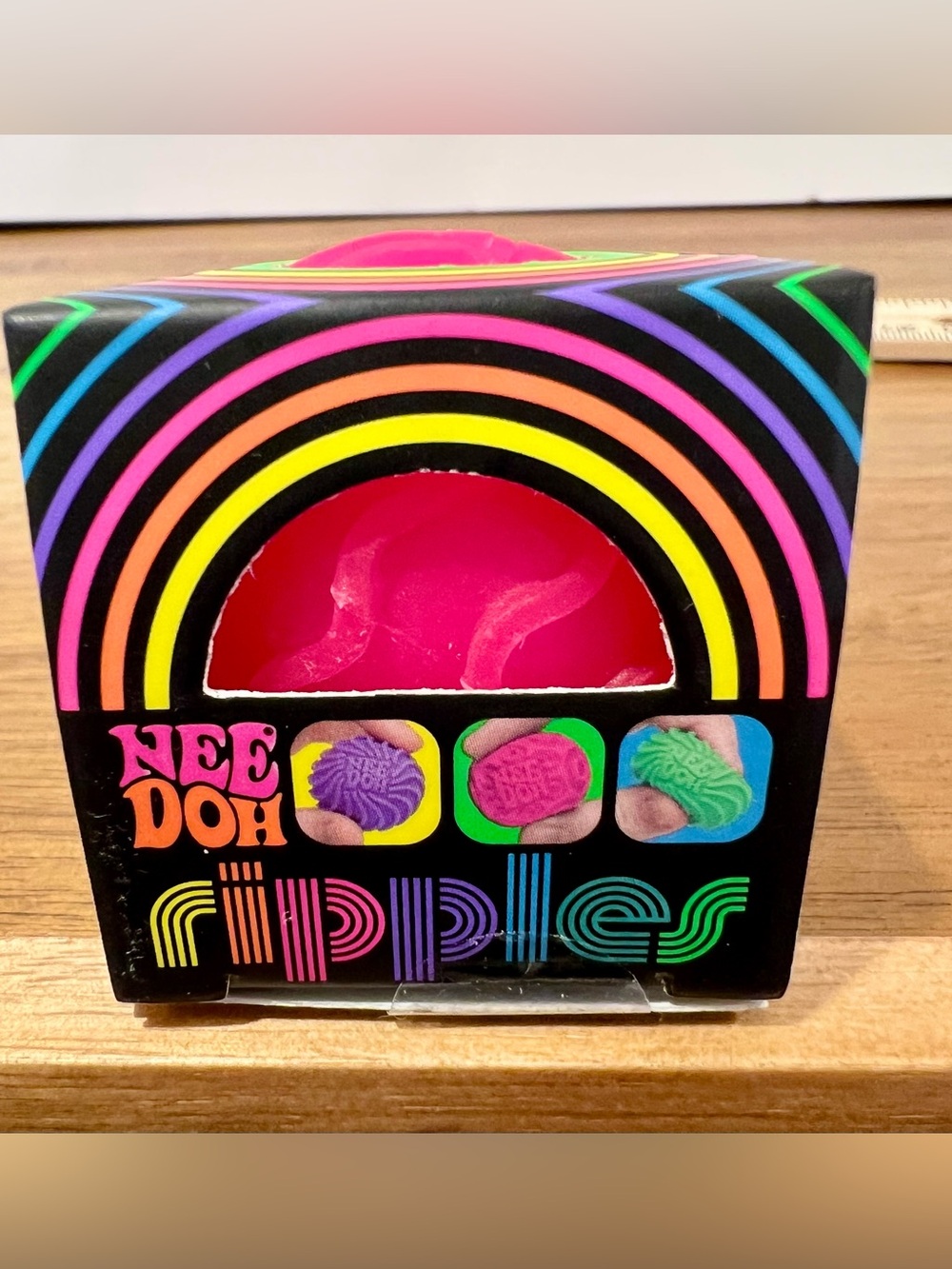 🩷🔥Teenie Tiny NeeDoh Ripples Squishy Ball-Neon Pink